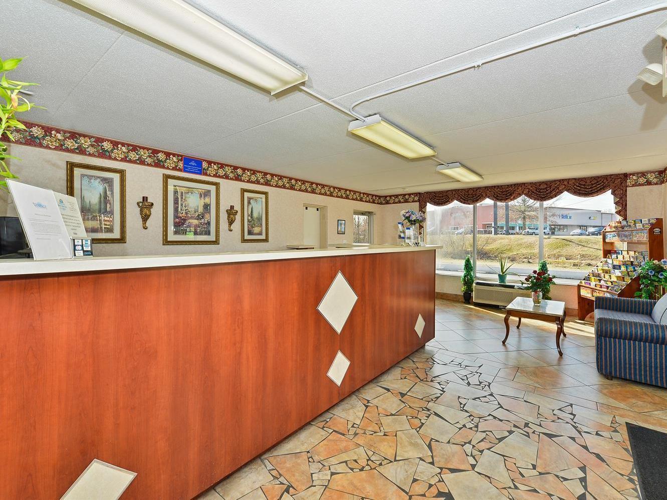 Americas Best Value Inn And Suites Knoxville Extérieur photo