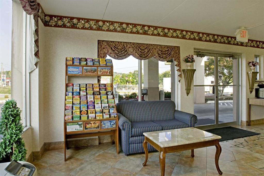 Americas Best Value Inn And Suites Knoxville Extérieur photo
